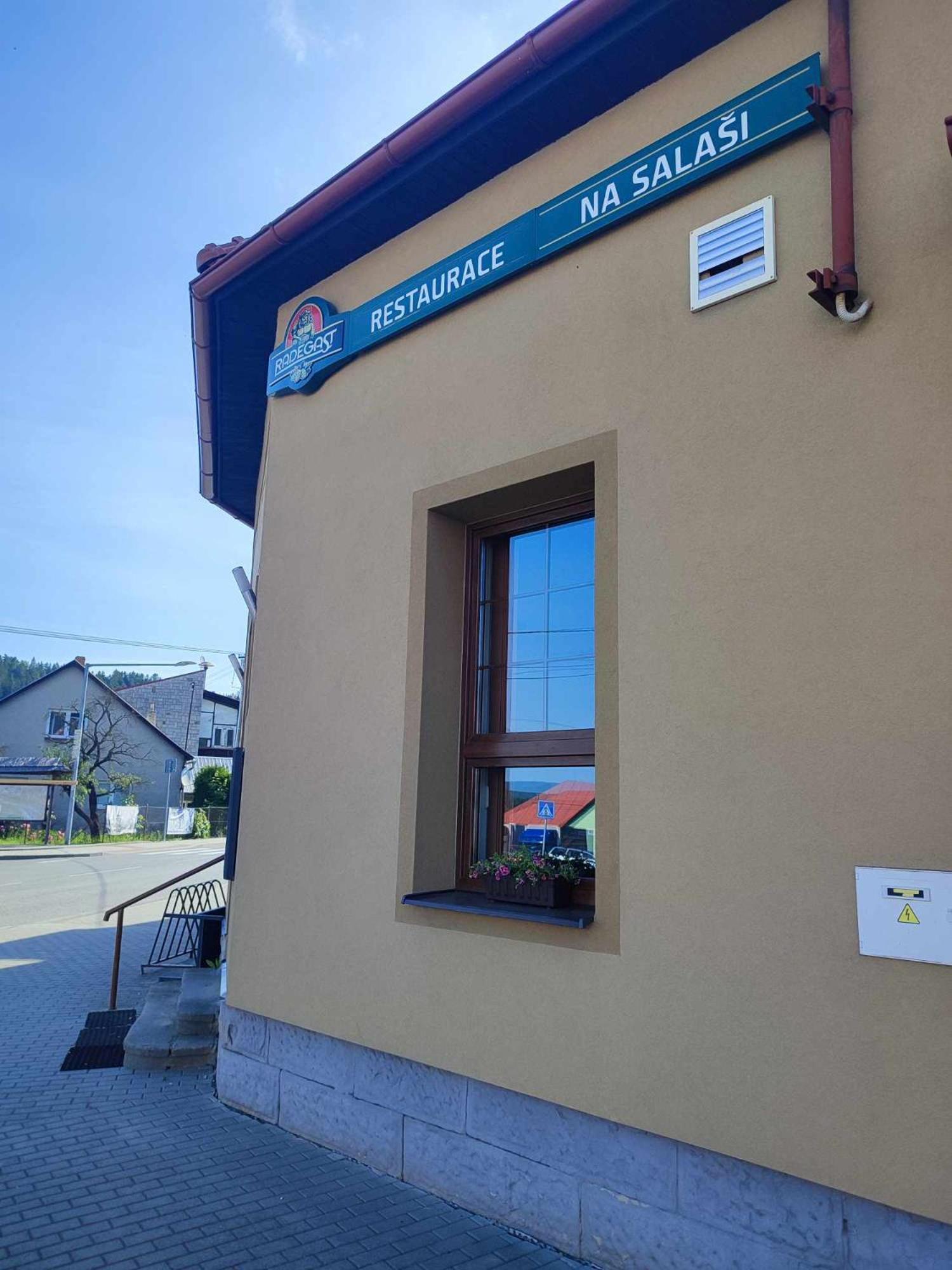 Penzion A Restaurace Na Salasi Hutisko Экстерьер фото