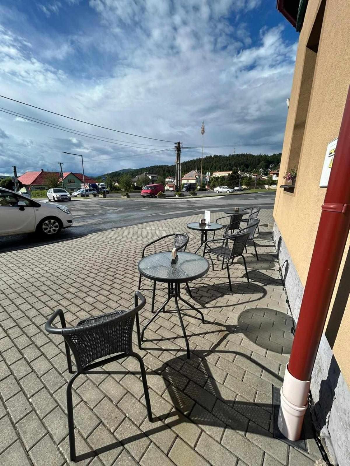 Penzion A Restaurace Na Salasi Hutisko Экстерьер фото