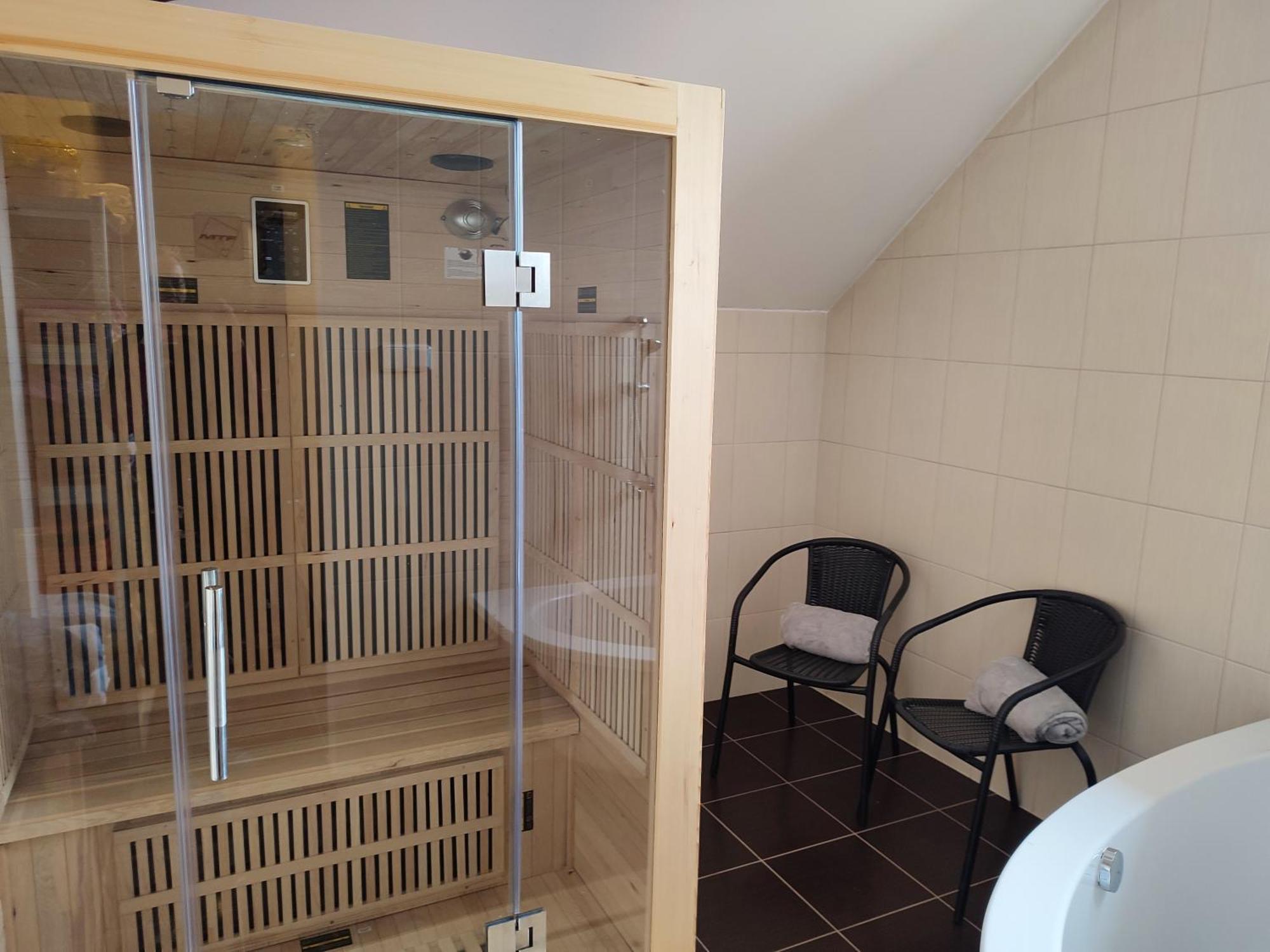 Penzion A Restaurace Na Salasi Hutisko Экстерьер фото