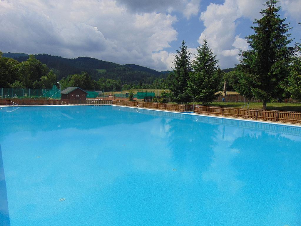 Penzion A Restaurace Na Salasi Hutisko Экстерьер фото